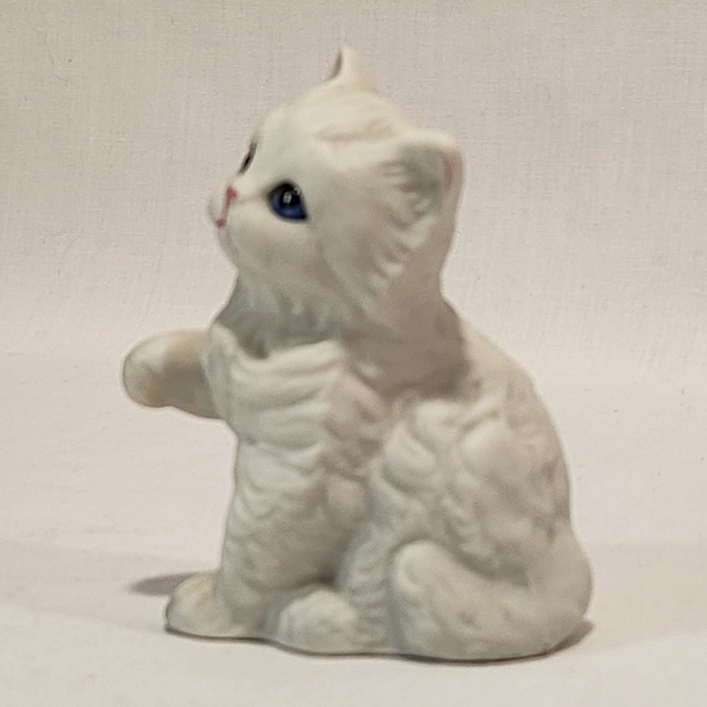 Pair Vintage Homco White Kittens Cat Figurines W/ Blue Eyes Taiwan 1970s Cute - Picture 9 of 16